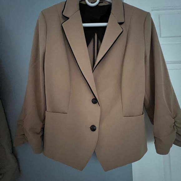 Tan Express Blazer goes great with jeans or black dress pants - Picture 2 of 6